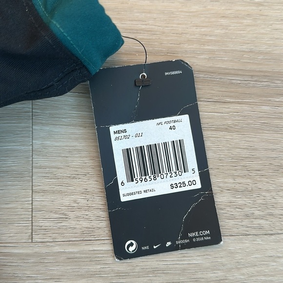 Philadelphia Eagles Football Jersey #11 Men Collectable NFL Sports Memorabilia - Picture 2 of 8